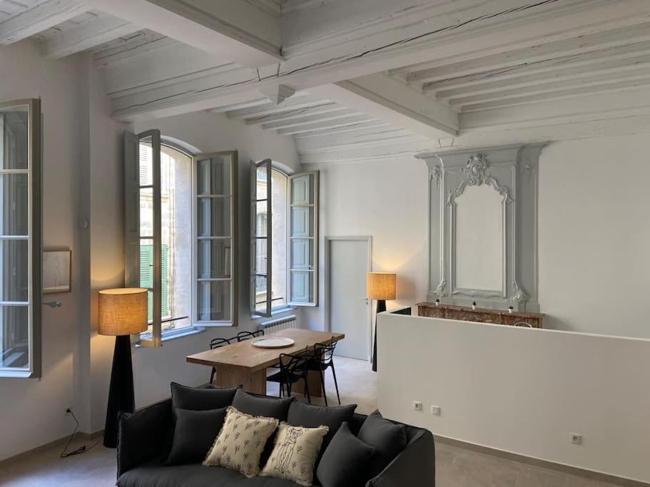 Appartement Avec Ventilateurs Proche Du Palais Des Papes Avignon Buitenkant foto